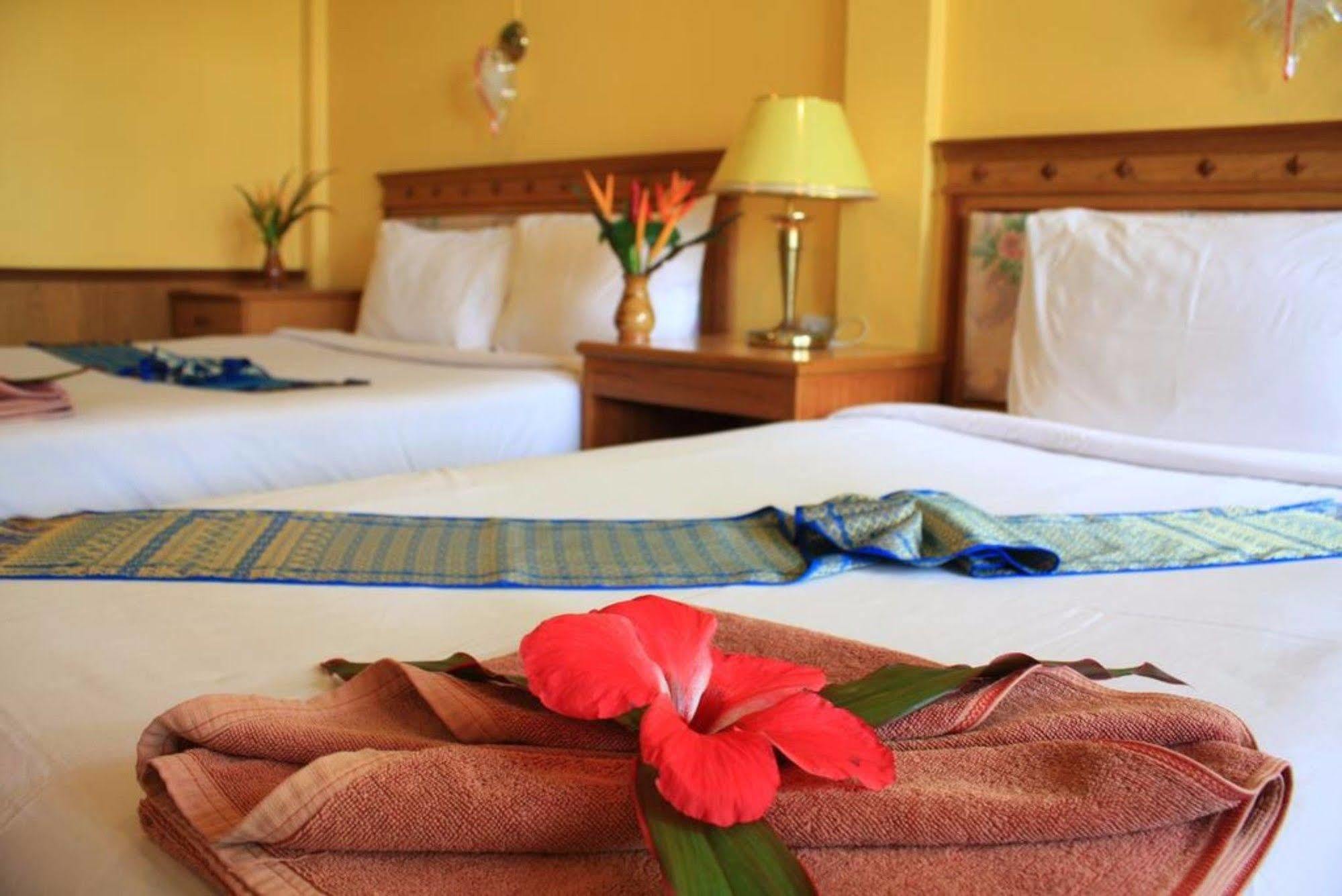 Dream Team Beach Resort Koh Lanta Exterior photo